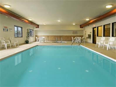 Super 8 By Wyndham Wi Motel 2*
