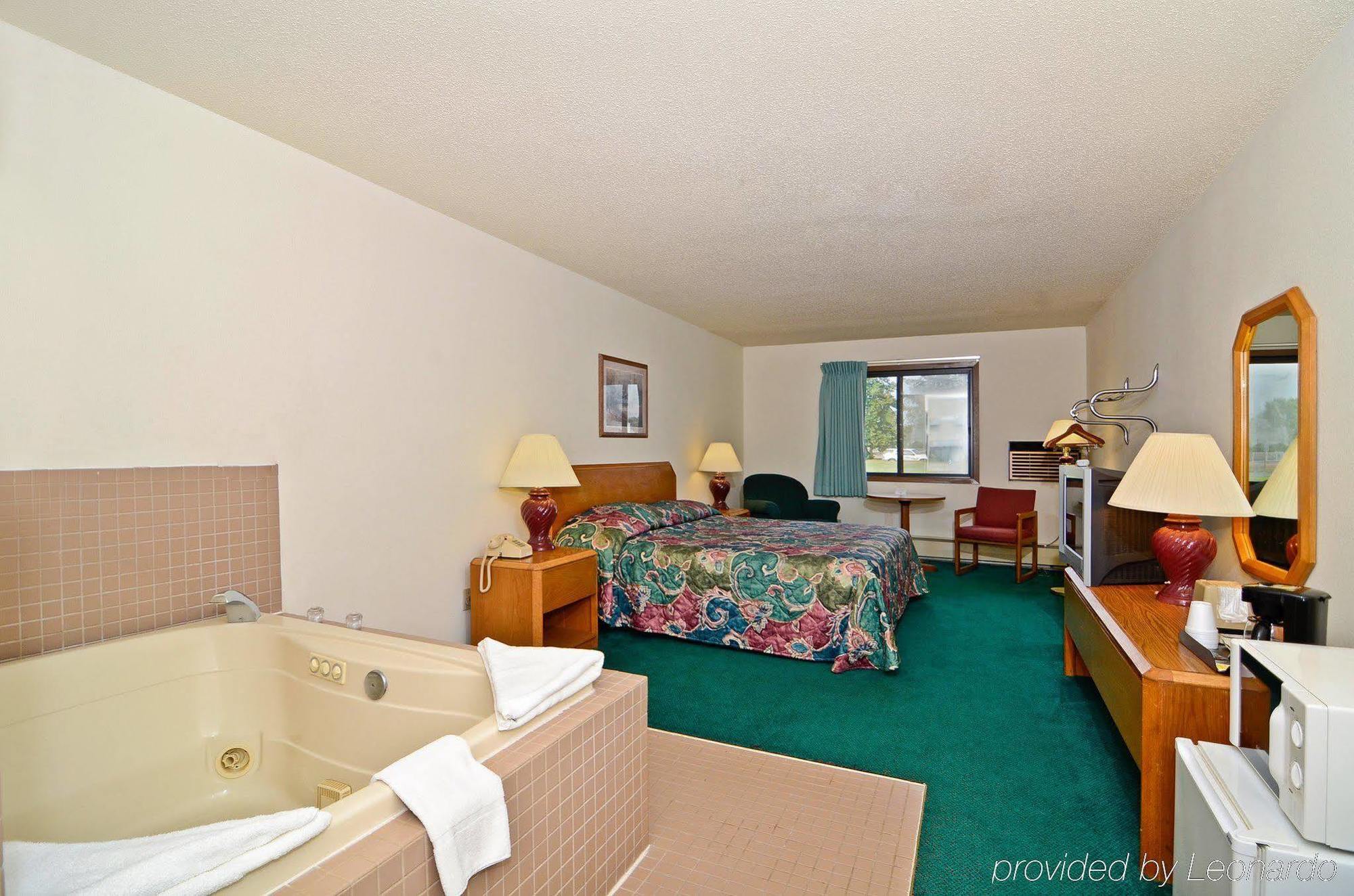 Super 8 By Wyndham Wi Motel 2*