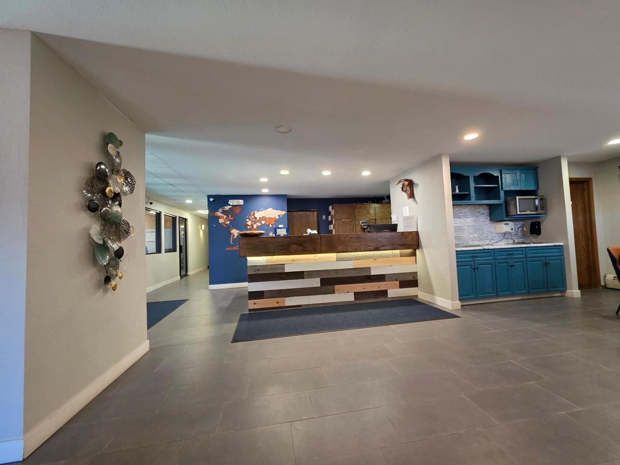 Super 8 By Wyndham Wi Motel 2*